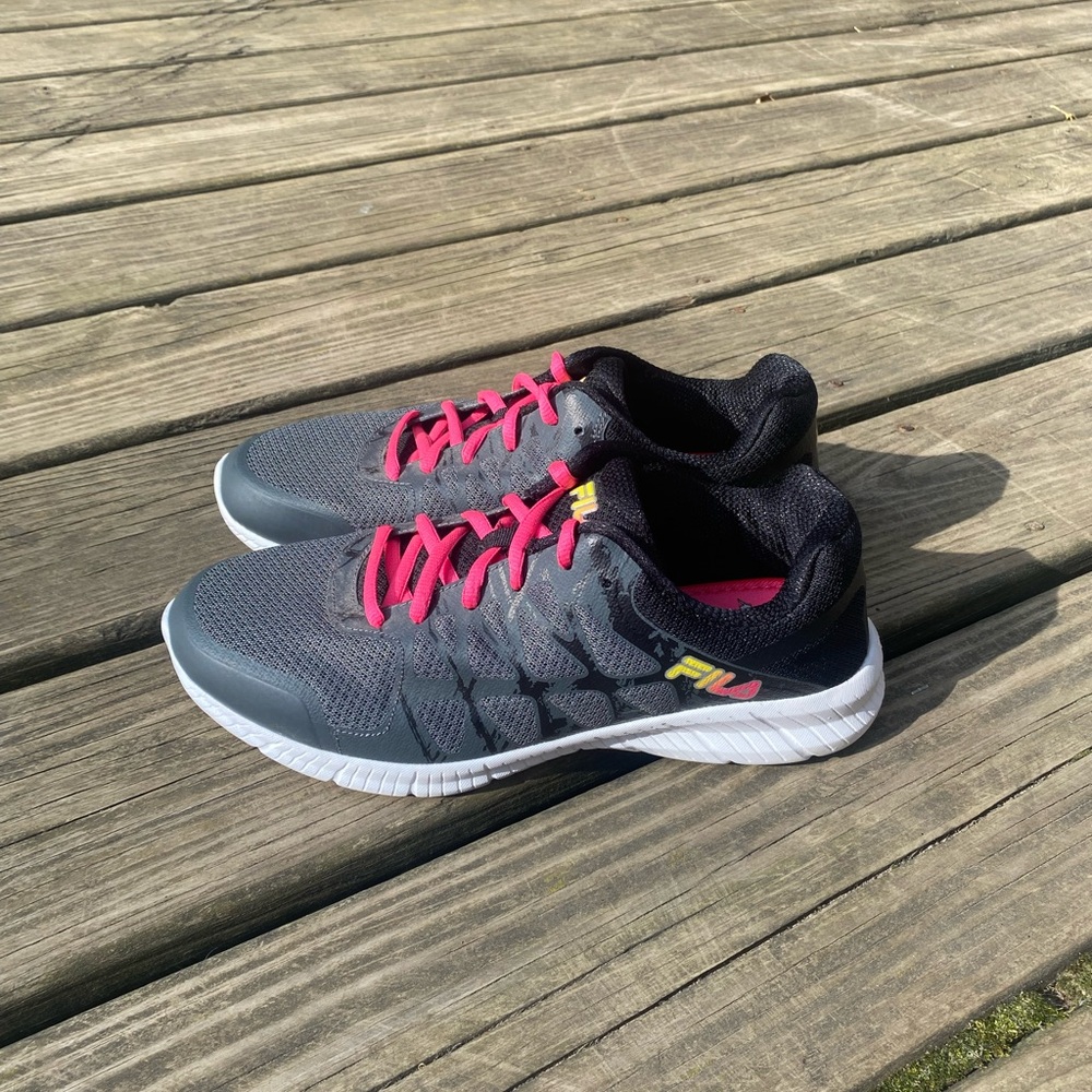 Fila Women's memory foam Charcoal and Magenta Sneakers